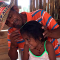 Unicef celebra el día del padre con la campaña Súper Papá